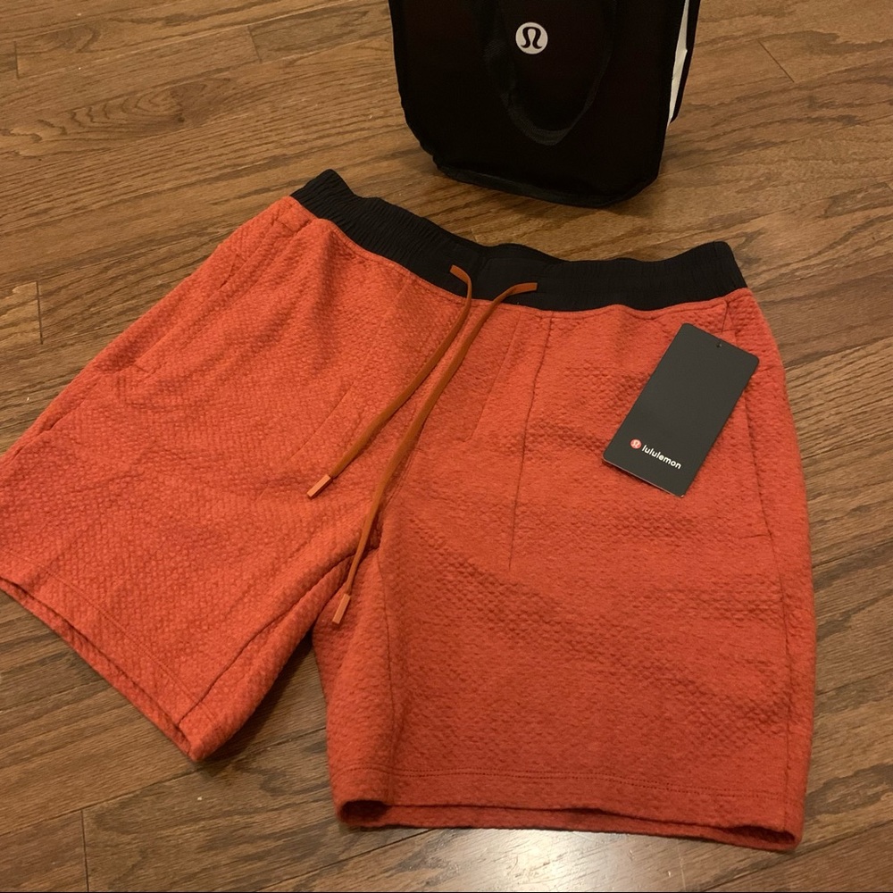 NWT Lululemon At Ease Short 7”